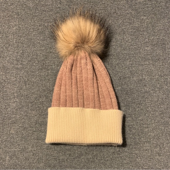 Women’s Hat - Picture 2 of 3